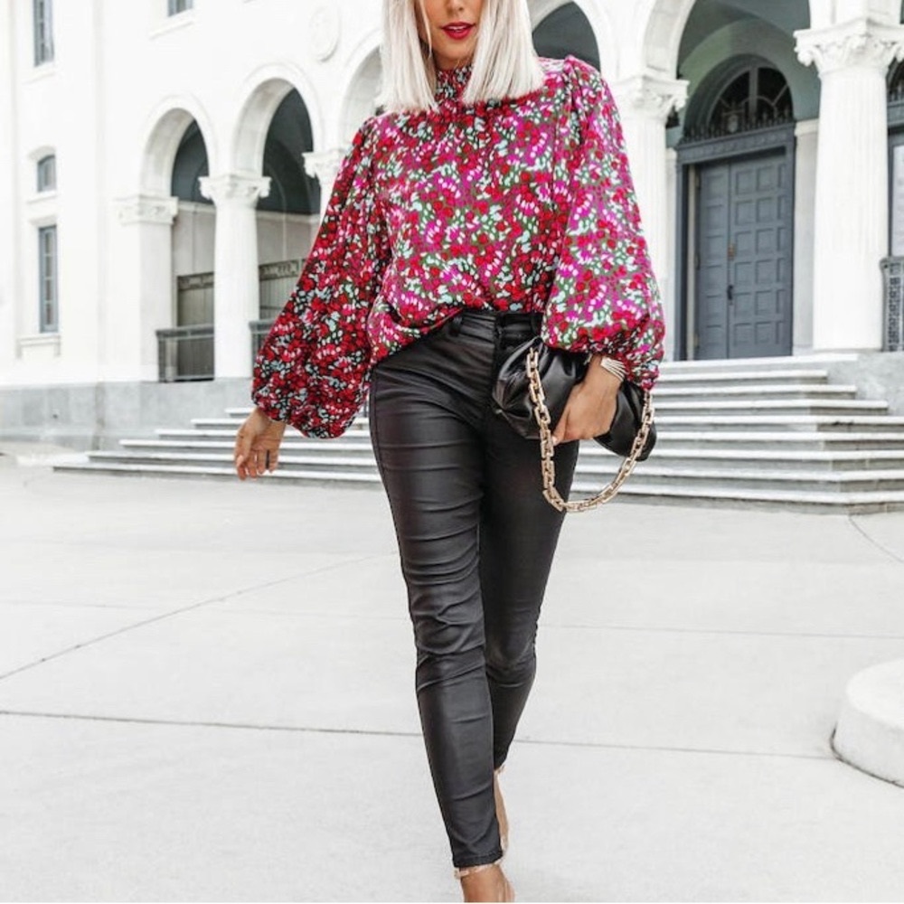 VICI printed balloon sleeve top small